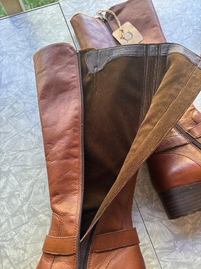 Born Saddler Boots Women’s